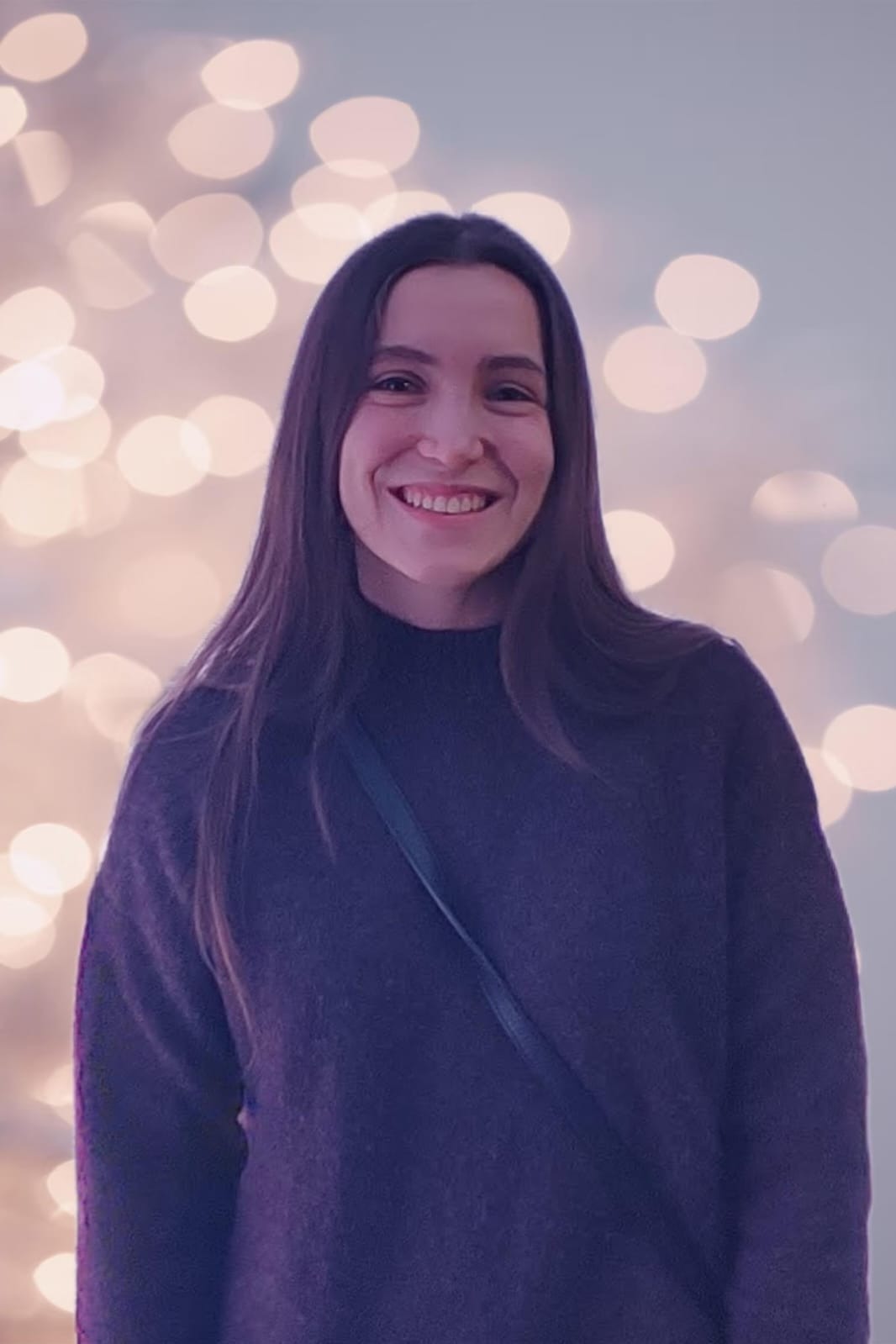 Kiara, profesora del taller de arte